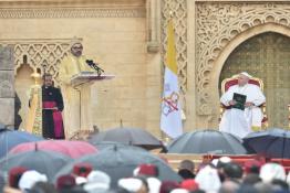 Image du Maroc Professionnelle de  Discours de Sa Majesté le Roi Mohammed VI à l'occasion de la visite de Sa Sainteté le Pape François au Maroc à l'esplanade de la Tour Hassan à Rabat, Vendredi 1er Mars 2019. (Photo/ SPPR) via Jalilbounhar.com